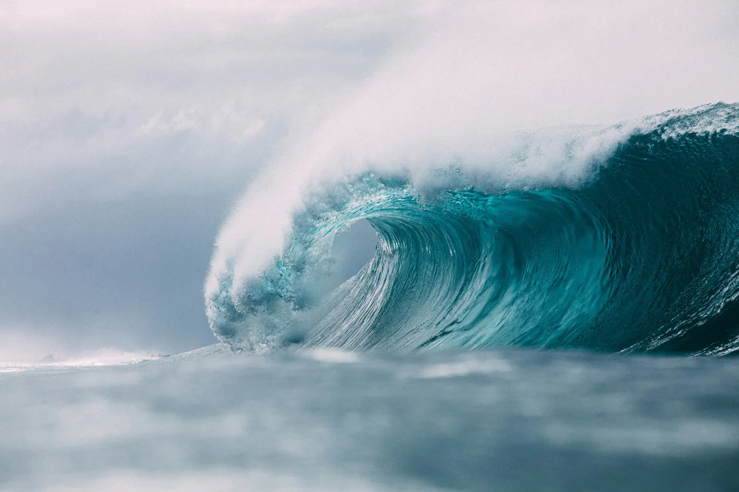 image title Storm representing the volatility risk of high-flier growth stocks