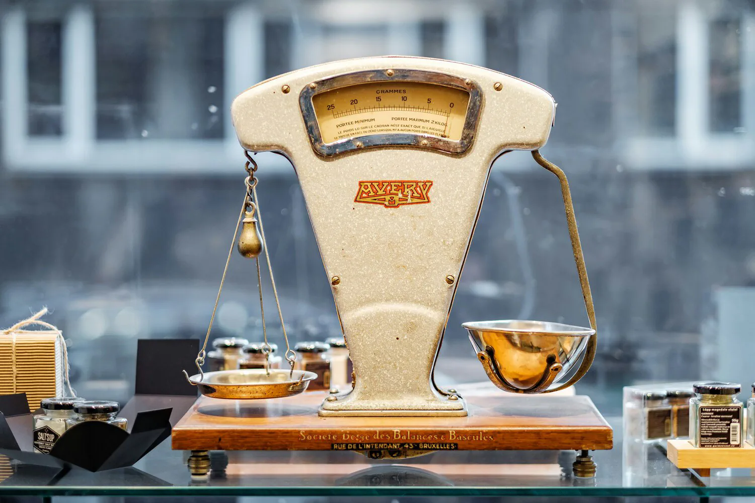 Weighing the advantages and disadvantages of selling cash secured puts